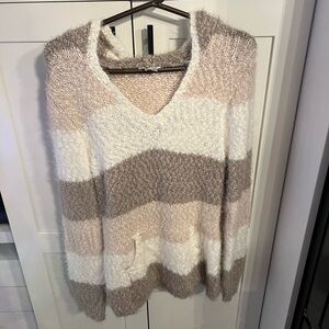 Women’s Hooded Sweater